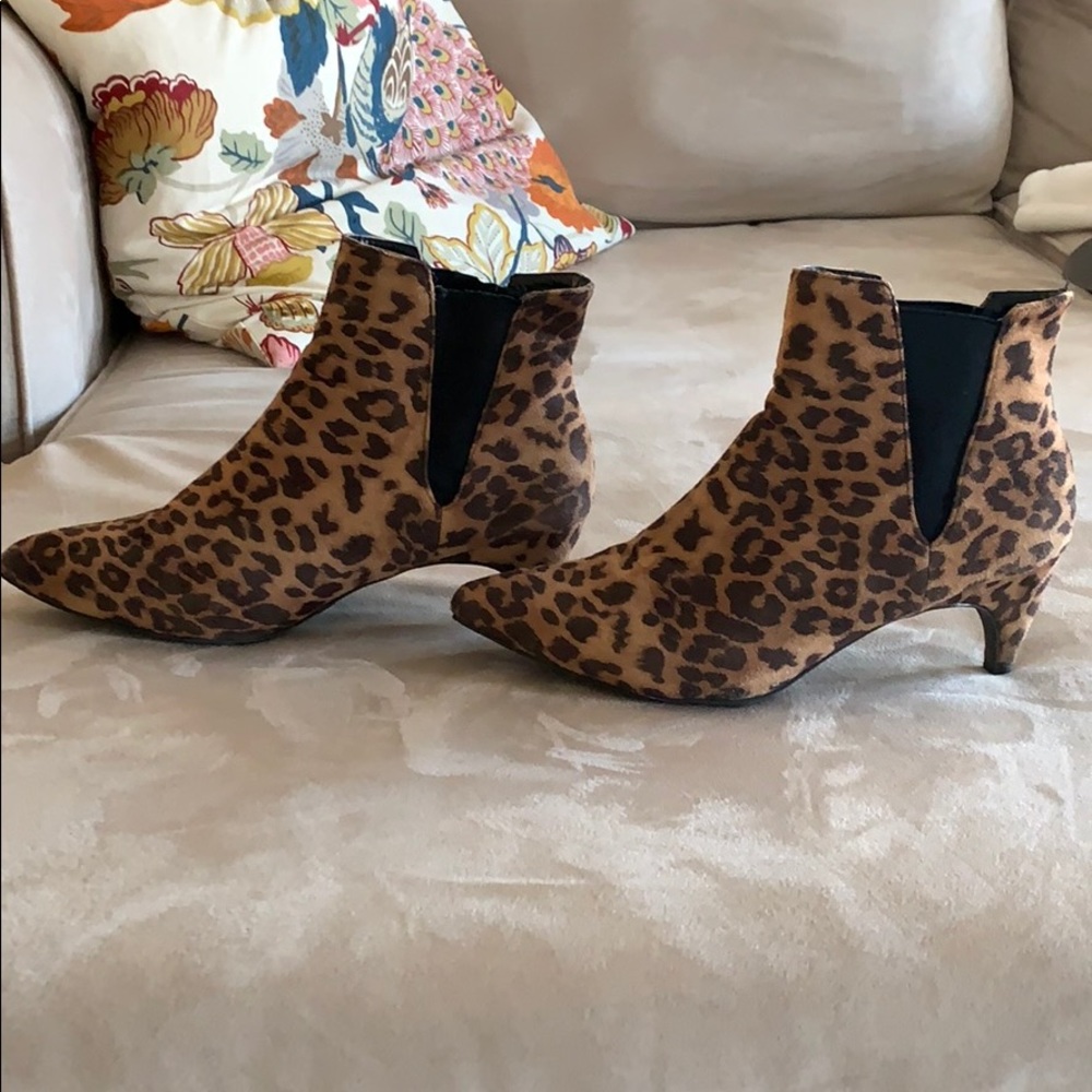 Cheetah kitten heel booties!